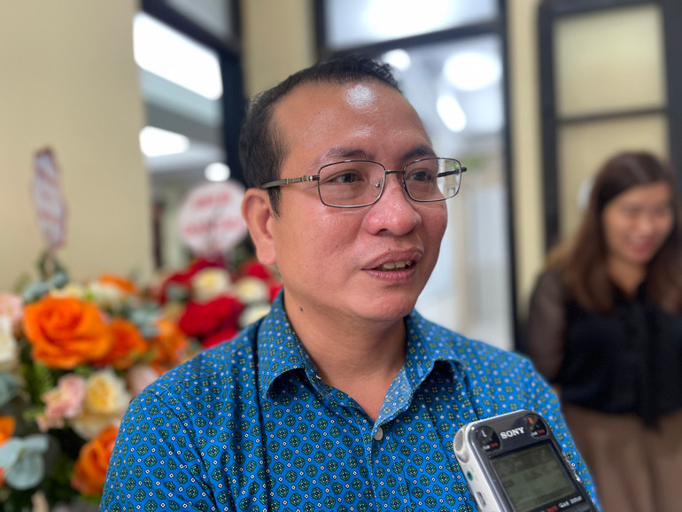 Anh Nguyễn Minh Hạnh chia sẻ cảm xúc sau khi nhìn thấy vợ bình phục dần sau ca ghép phổi.