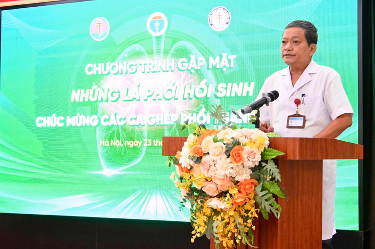 Tiến sĩ, bác sĩ cao cấp Đinh Văn Lượng, Giám đốc Bệnh viện Phổi Trung ương phát biểu.