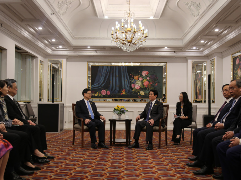 Toàn cảnh buổi tiếp đón. Toàn cảnh buổi tiếp đón.