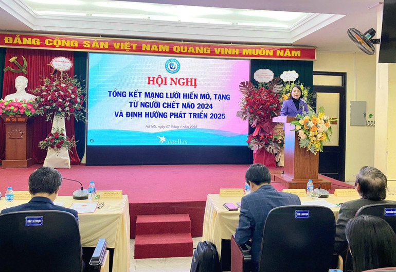 Phó Giáo sư, Tiến sĩ Nguyễn Thị Kim Tiến, nguyên Bộ trưởng Y tế, Chủ tịch Hội Vận động hiến mô, bộ phận cơ thể người Việt Nam phát biểu.