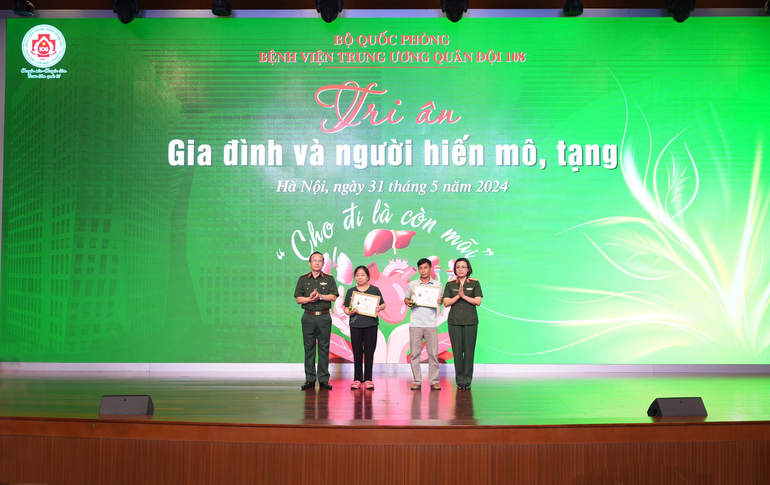 Bệnh viện tri ân 2 gia đình đã đồng ý hiến mô, tạng của người thân sau chết não.