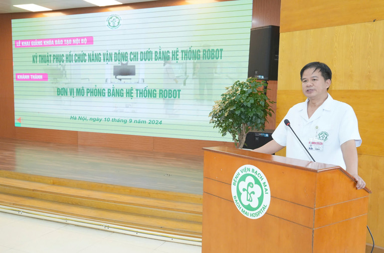 Phó Giáo sư, Tiến sĩ Đào Xuân Cơ, Giám đốc Bệnh viện Bạch Mai phát biểu.