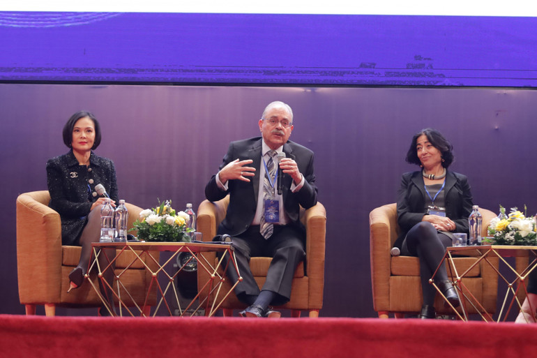 Các giáo sư chia sẻ kinh nghiệm cổ vũ các bạn trẻ theo đuổi nghiên cứu khoa học. Các giáo sư chia sẻ kinh nghiệm cổ vũ các bạn trẻ theo đuổi nghiên cứu khoa học.