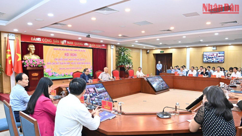 Quang cảnh hội nghị tiếp xúc cử tri đơn vị bầu cử số 1, thành phố Hà Nội.