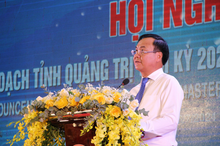 Phó Bí thư Tỉnh ủy, Chủ tịch UBND tỉnh Quảng Trị Võ Văn Hưng phát biểu khai mạc hội nghị.