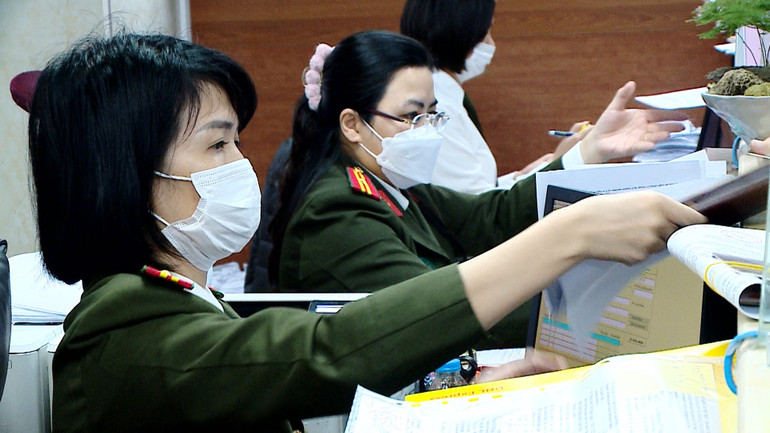 Cán bộ nữ A08 nỗ lực vượt khó.