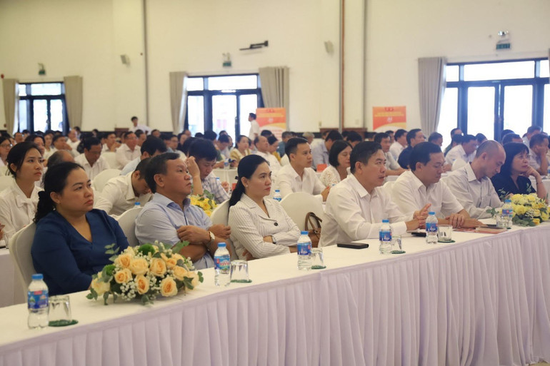 Các đại biểu dự Hội nghị.