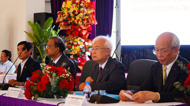 Các đại biểu tham dự hội thảo.