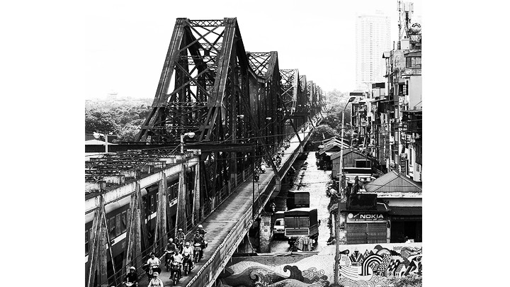 Cầu Long Biên, “nhân chứng” lịch sử của Hà Nội với hơn một thế kỷ tồn tại.