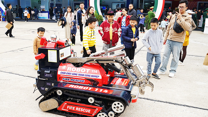 Robot chữa cháy của Trường đại học Phòng cháy, chữa cháy.