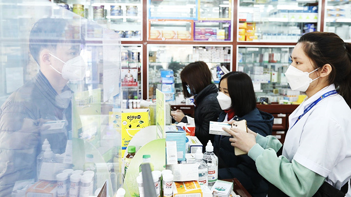 Hà Nội có gần 10.000 cơ sở bán lẻ thuốc chữa bệnh. Ảnh: AN NHƯ Hà Nội có gần 10.000 cơ sở bán lẻ thuốc chữa bệnh. Ảnh: AN NHƯ