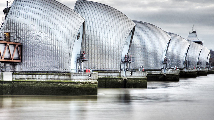 Các cửa chắn của hệ thống trị thủy bảo vệ London. Ảnh: GETTY IMAGES Các cửa chắn của hệ thống trị thủy bảo vệ London. Ảnh: GETTY IMAGES
