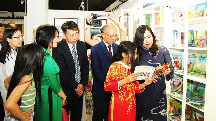 Lễ Tôn vinh tiếng Việt và khai trương Tủ sách tiếng Việt tại Pháp tháng 7/2024.