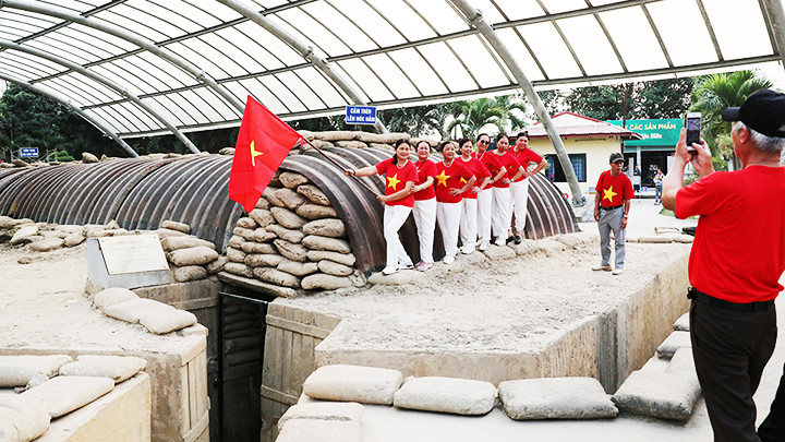 Hầm chỉ huy Tập đoàn cứ điểm Điện Biên Phủ nằm ở trung tâm lòng chảo Điện Biên.