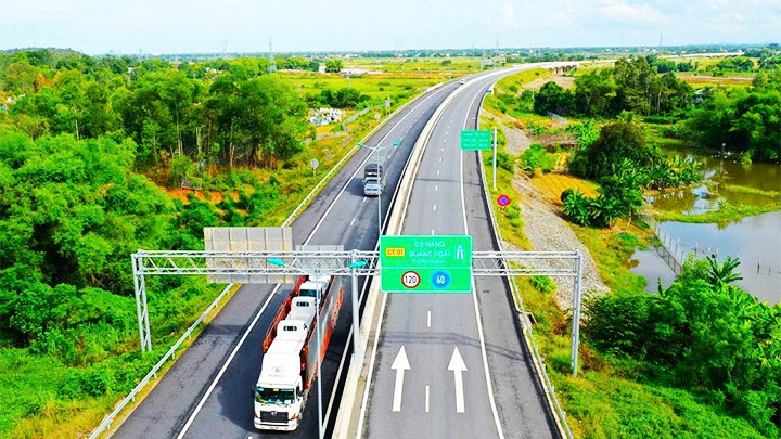 Việc phát triển nhanh hệ thống đường cao tốc những năm gần đây đã tạo sức hút mới cho FDI vào Việt Nam.