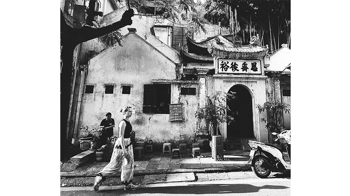 Màu thời gian trên những con phố cũ.