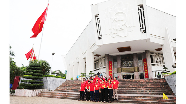 Luôn có Bác trong tim.