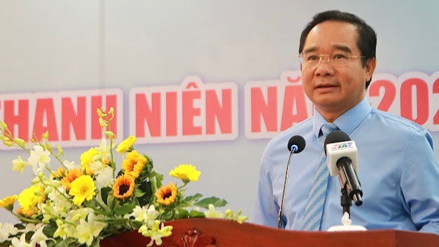 Chủ tịch Ủy ban nhân dân Thành phố Hồ Chí Minh Nguyễn Văn Được phát biểu tại buổi đối thoại.