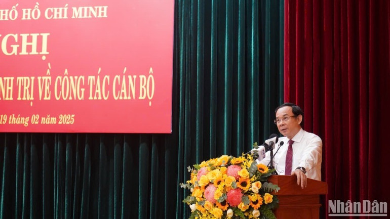 Bí thư Thành ủy Thành phố Hồ Chí Minh Nguyễn Văn Nên phát biểu tại hội nghị. ( Ảnh: THẾ ANH)