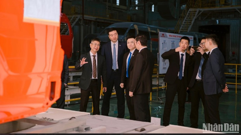 Lãnh đạo tập đoàn Changan Automobile tham quan nhà máy Kim Long motor Huế.