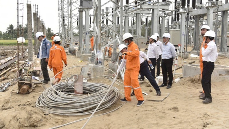 Lãnh đạo EVNSPC kiểm tra tiến độ thi công công trình điện tại tỉnh Kiên Giang.