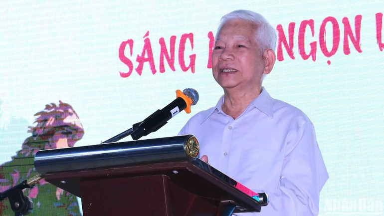 Đồng chí Nguyễn Minh Triết, nguyên Ủy viên Bộ Chính trị, nguyên Chủ tịch nước, phát biểu tại buổi họp mặt.