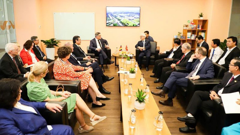 Bí thư Tỉnh ủy Bình Dương Nguyễn Văn Lợi gặp gỡ đoàn công tác chính quyền Bang Hessen.