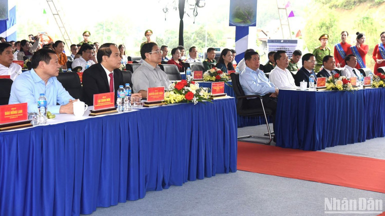 Thủ tướng Phạm Minh Chính và các đại biểu tham dự Lễ khởi công.