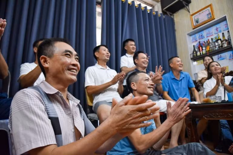 Mặc dù đã rất cố gắng, nhưng Việt Nam đã thua Bồ Đào Nha với kết quả chung cuộc 2-0. Tuy phải dừng chân tại vòng bảng World Cup 2023, gia đình và người thân nữ tuyển thủ Hoàng Thị Loan vẫn rất phấn khởi và tự hào khi đội bóng nữ Việt Nam lần đầu tham gia vào một giải đấu bóng đá mang tầm cỡ quốc tế.