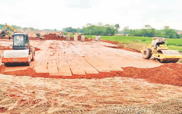 Thái Nguyên điều phối đất từ nơi thừa sang nơi thiếu để đẩy nhanh tiến độ thi công đường liên kết với Bắc Giang và Vĩnh Phúc. Thái Nguyên điều phối đất từ nơi thừa sang nơi thiếu để đẩy nhanh tiến độ thi công đường liên kết với Bắc Giang và Vĩnh Phúc.