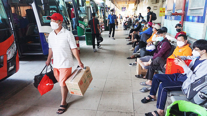 Dự báo lượng khách đi lại tại các bến xe liên tỉnh tại Thành phố Hồ Chí Minh tăng cao cả hai dịp Tết 2024.