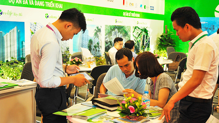 Các ngân hàng thương mại cần tối giản hóa các điều kiện cho vay các dự án bất động sản. Ảnh: NGUYỄN NAM