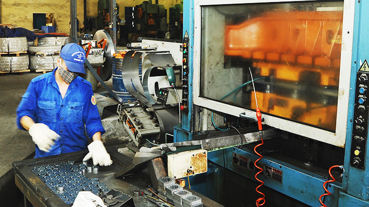 Dịp cuối năm, tồn kho giảm xuống, các đơn hàng đã trở lại là những tín hiệu tích cực cho sản xuất. Ảnh: NAM ANH