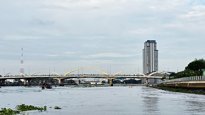 Cầu Quang Trung, thành phố Cần Thơ. Ảnh: NAM NGUYỄN Cầu Quang Trung, thành phố Cần Thơ. Ảnh: NAM NGUYỄN