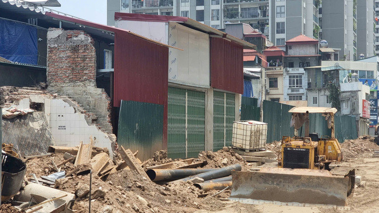 3 ngôi nhà "siêu mỏng" đang tồn tại trên con đường Nguyễn Tuân.