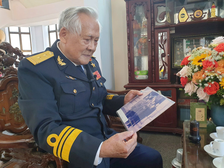 Ký ức về những năm tháng đi mở tuyến vận tải biển chi viện cho miền nam vẫn vẹn nguyên trong tâm trí Anh hùng LLVTND Hồ Đắc Thạnh.