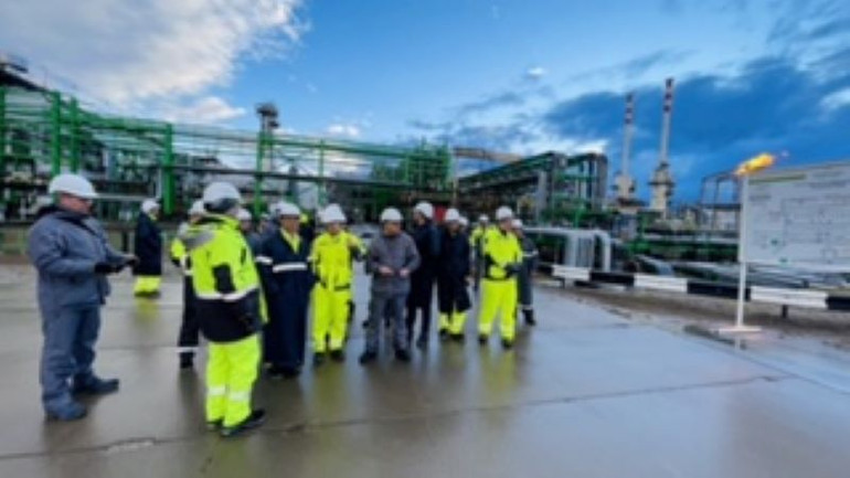 Tổng Giám đốc Petrovietnam Lê Mạnh Hùng thăm và làm việc tại Khu mỏ Rusvietpetro.