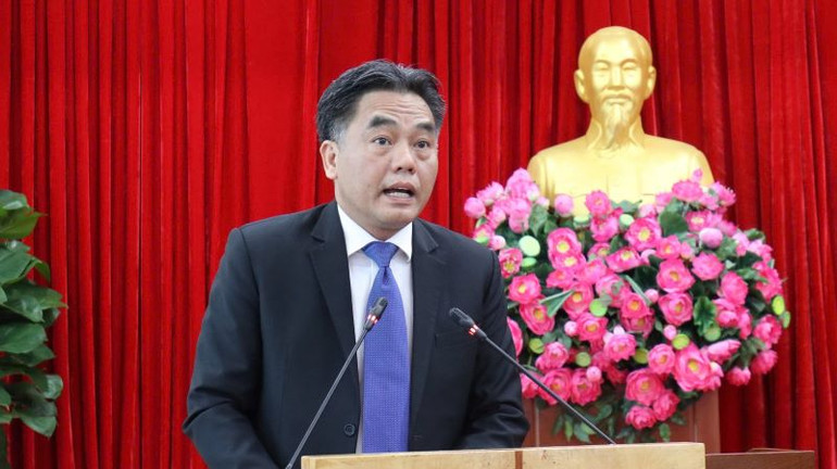 Đồng chí Nguyễn Lộc Hà phát biểu ý kiến nhận nhiệm vụ.