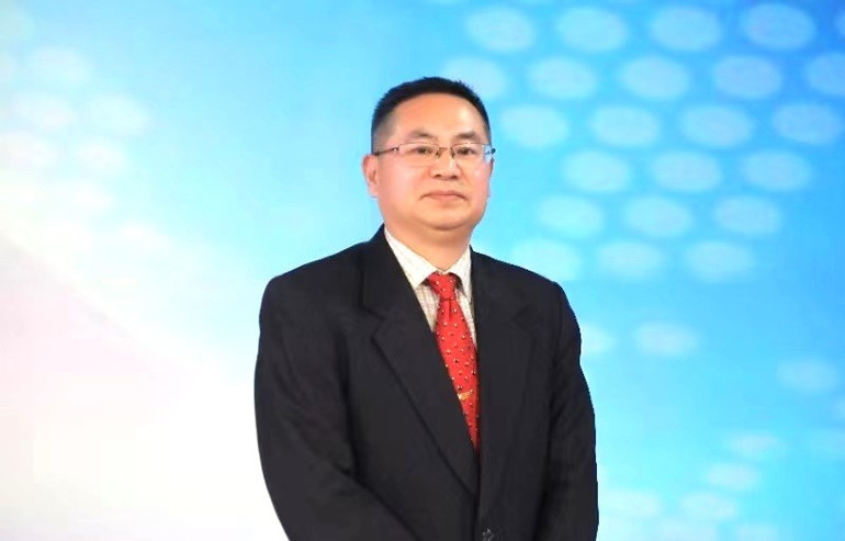Giáo sư, Tiến sĩ Thành Hán Bình, Giám đốc Trung tâm nghiên cứu Việt Nam thuộc Đại học Công nghiệp Chiết Giang (Trung Quốc). Giáo sư, Tiến sĩ Thành Hán Bình, Giám đốc Trung tâm nghiên cứu Việt Nam thuộc Đại học Công nghiệp Chiết Giang (Trung Quốc).