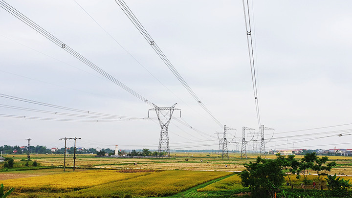 Cần đẩy nhanh tiến độ các dự án trọng điểm của ngành điện. Ảnh: HẢI ANH