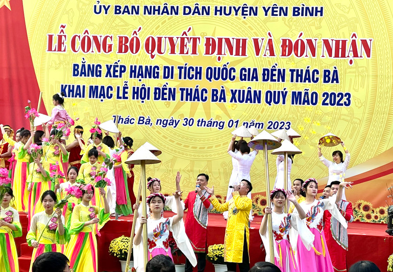 Các tiết mục văn nghệ tại buổi Lễ. Các tiết mục văn nghệ tại buổi Lễ.