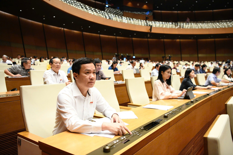 Với đại đa số đại biểu tham gia biểu quyết tán thành, Quốc hội vừa thông qua Nghị quyết về dự toán ngân sách nhà nước năm 2025. Với đại đa số đại biểu tham gia biểu quyết tán thành, Quốc hội vừa thông qua Nghị quyết về dự toán ngân sách nhà nước năm 2025.