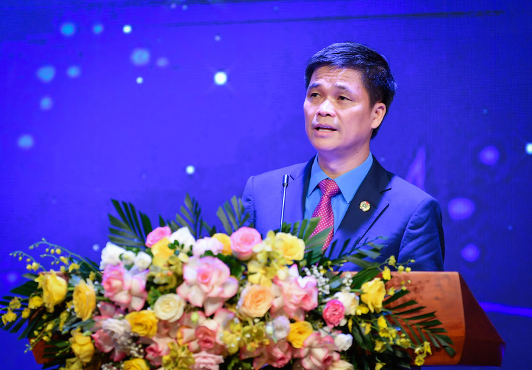 Đồng chí Ngọ Duy Hiểu, Phó Bí thư Đảng đoàn, Phó Chủ tịch Tổng Liên đoàn Lao động Việt Nam, Chủ tịch Công đoàn Viên chức Việt Nam phát biểu tại Lễ Tuyên dương.