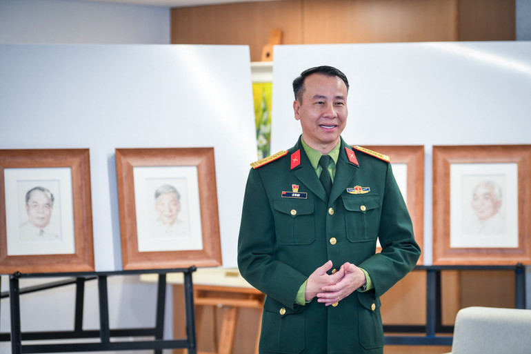 Đại tá Lê Vũ Huy, Giám đốc Bảo tàng Lịch sử Quân sự Việt Nam phát biểu.