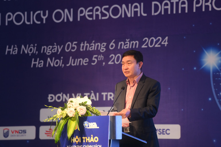 Trung tướng Nguyễn Minh Chính, Cục trưởng Cục An ninh mạng và phòng, chống tội phạm sử dụng công nghệ cao, Bộ Công an, Phó Chủ tịch Thường trực Hiệp hội An ninh mạng quốc gia khẳng định, tình trạng mua bán dữ liệu cá nhân ở Việt Nam hiện đang diễn ra phổ biến. Trung tướng Nguyễn Minh Chính, Cục trưởng Cục An ninh mạng và phòng, chống tội phạm sử dụng công nghệ cao, Bộ Công an, Phó Chủ tịch Thường trực Hiệp hội An ninh mạng quốc gia khẳng định, tình trạng mua bán dữ liệu cá nhân ở Việt Nam hiện đang diễn ra phổ biến.