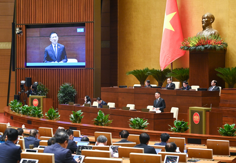 Quang cảnh phiên họp chiều 28/11.