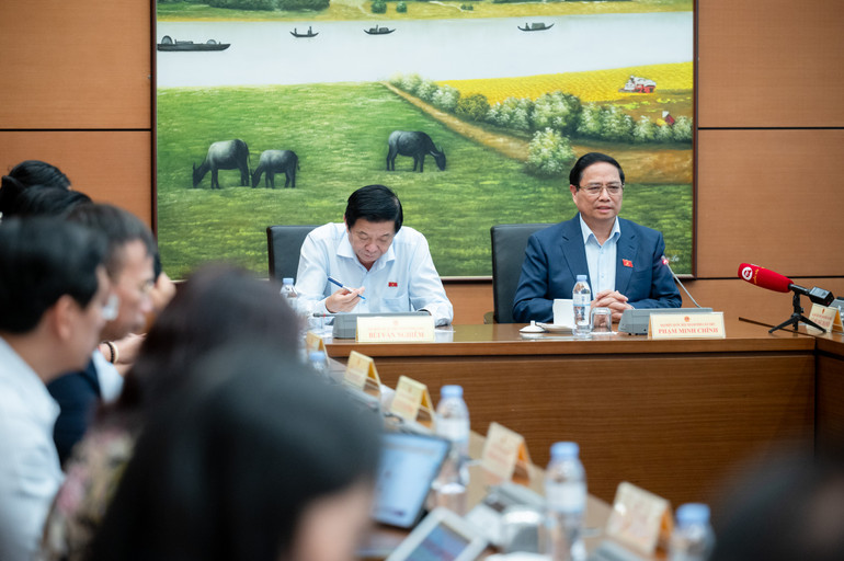 Thủ tướng Phạm Minh Chính tại buổi làm việc.