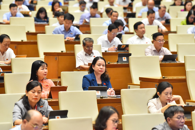 Quang cảnh phiên họp chiều 23/10. (Ảnh: THỦY NGUYÊN)