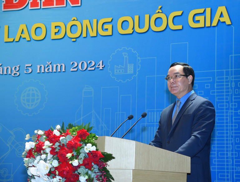 Chủ tịch Tổng Liên đoàn Lao động Việt Nam Nguyễn Đình Khang phát biểu ý kiến tại Diễn đàn.