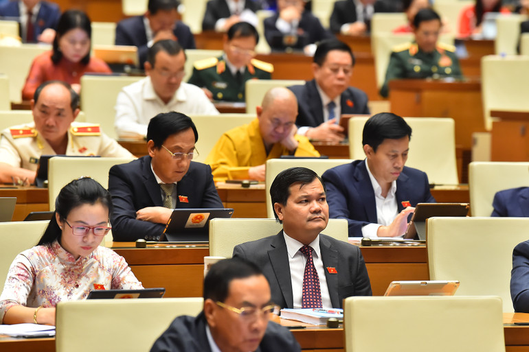 Quang cảnh phiên họp chiều 21/10. (Ảnh: THỦY NGUYÊN) Quang cảnh phiên họp chiều 21/10. (Ảnh: THỦY NGUYÊN)